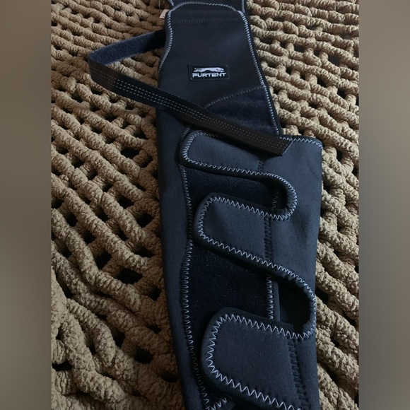 Furtent Black Dog Elbow Brace - Picture 5 of 9